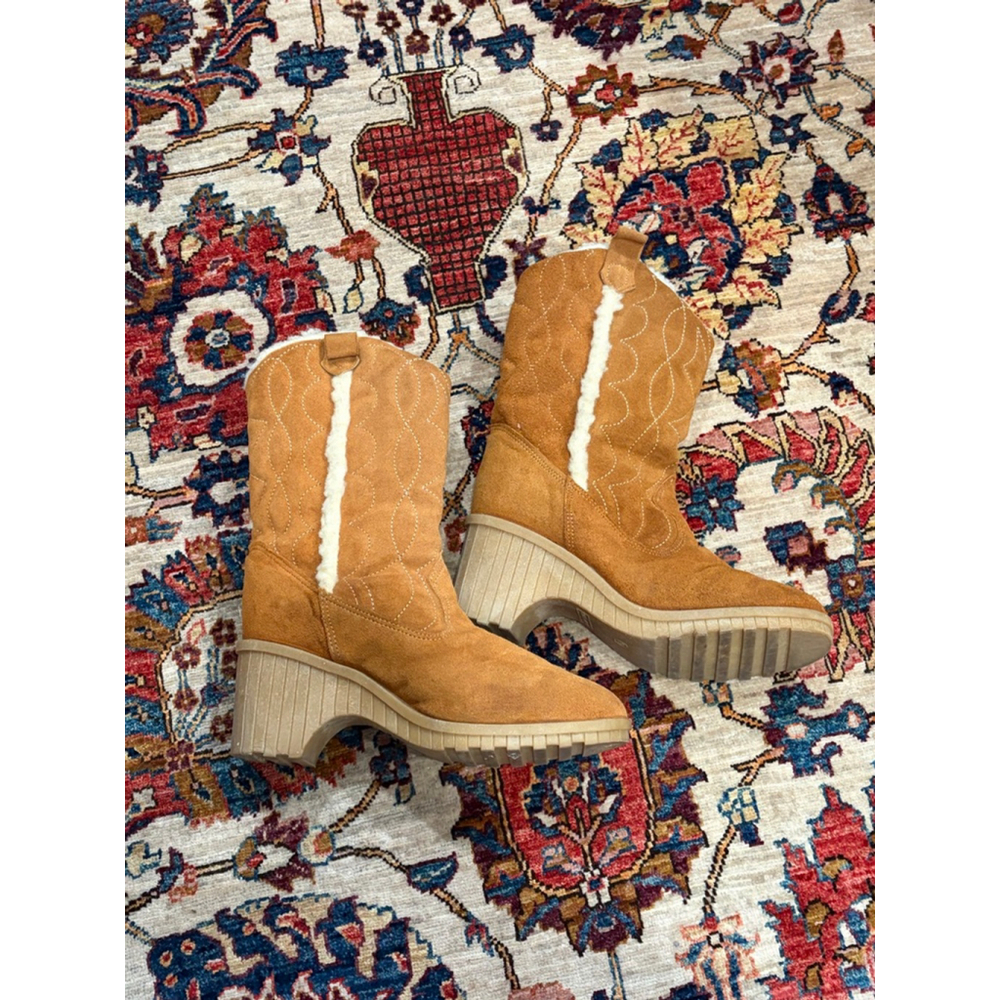Vintage Sears Suede Shearling Lined Wedge Boots Tan 9M Chunky Heel 70s USA Cozy